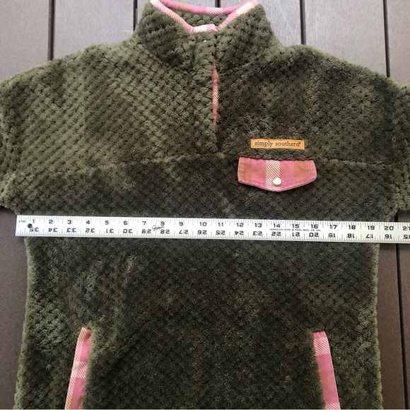 Simply Southern Olive Fluffy Pullover with Pink Trim Size S - Picture 5 of 8